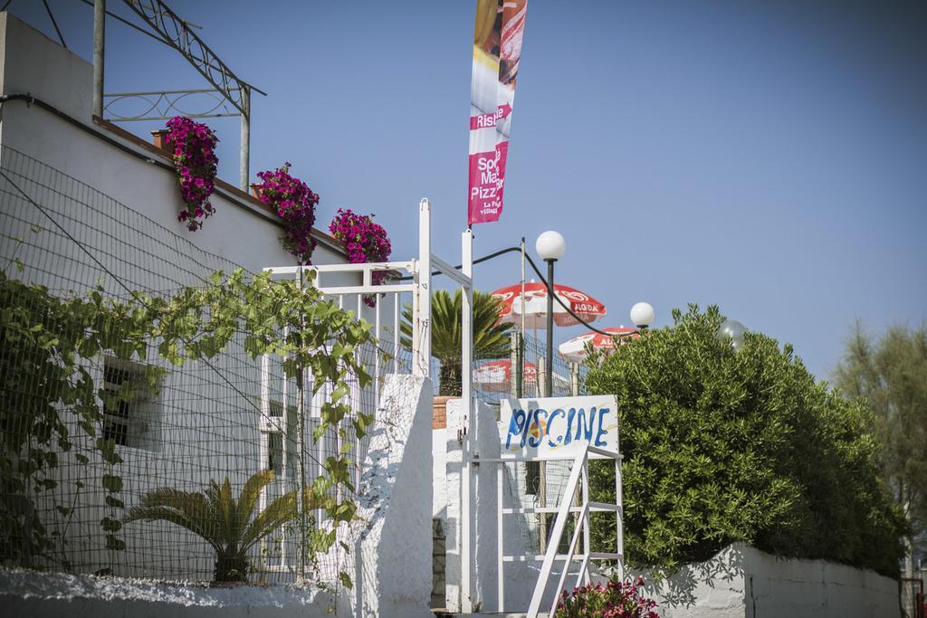 Villaggio La Pantera Rosa 斯卡莱阿 外观 照片