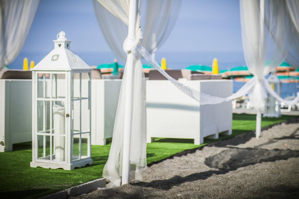 Villaggio La Pantera Rosa 斯卡莱阿 外观 照片