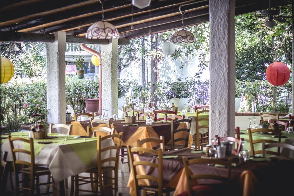 Villaggio La Pantera Rosa 斯卡莱阿 外观 照片