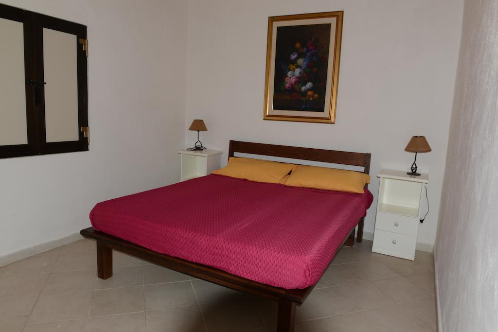 Villaggio La Pantera Rosa 斯卡莱阿 客房 照片